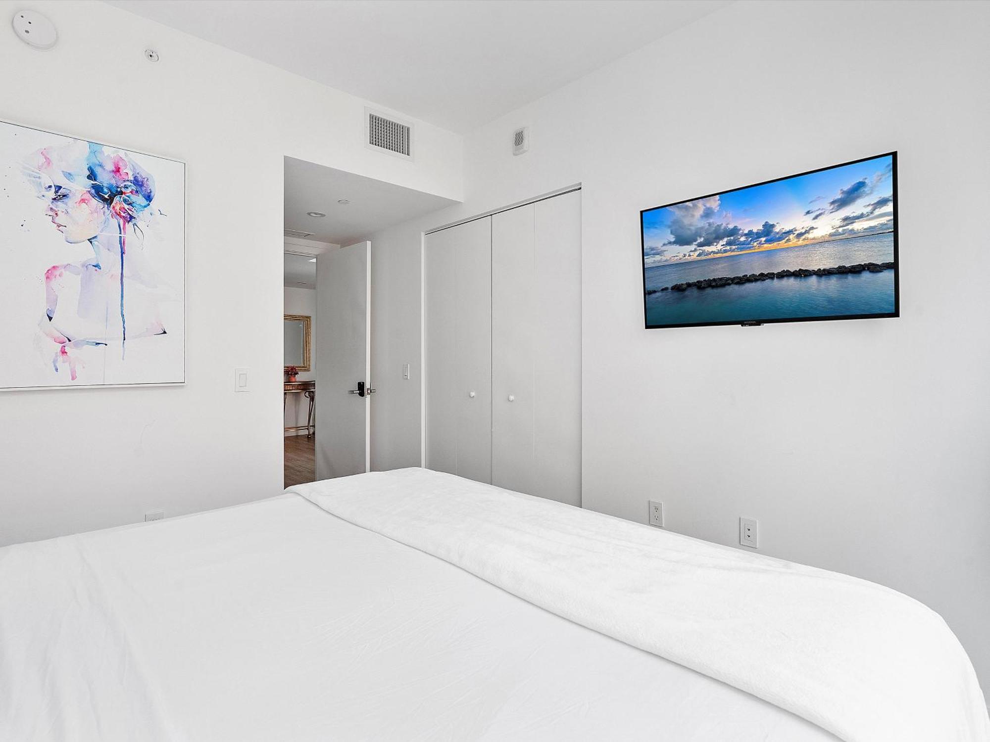 X- Lounge Iii - High-rise With Rooftop Pool & Panoramic Views