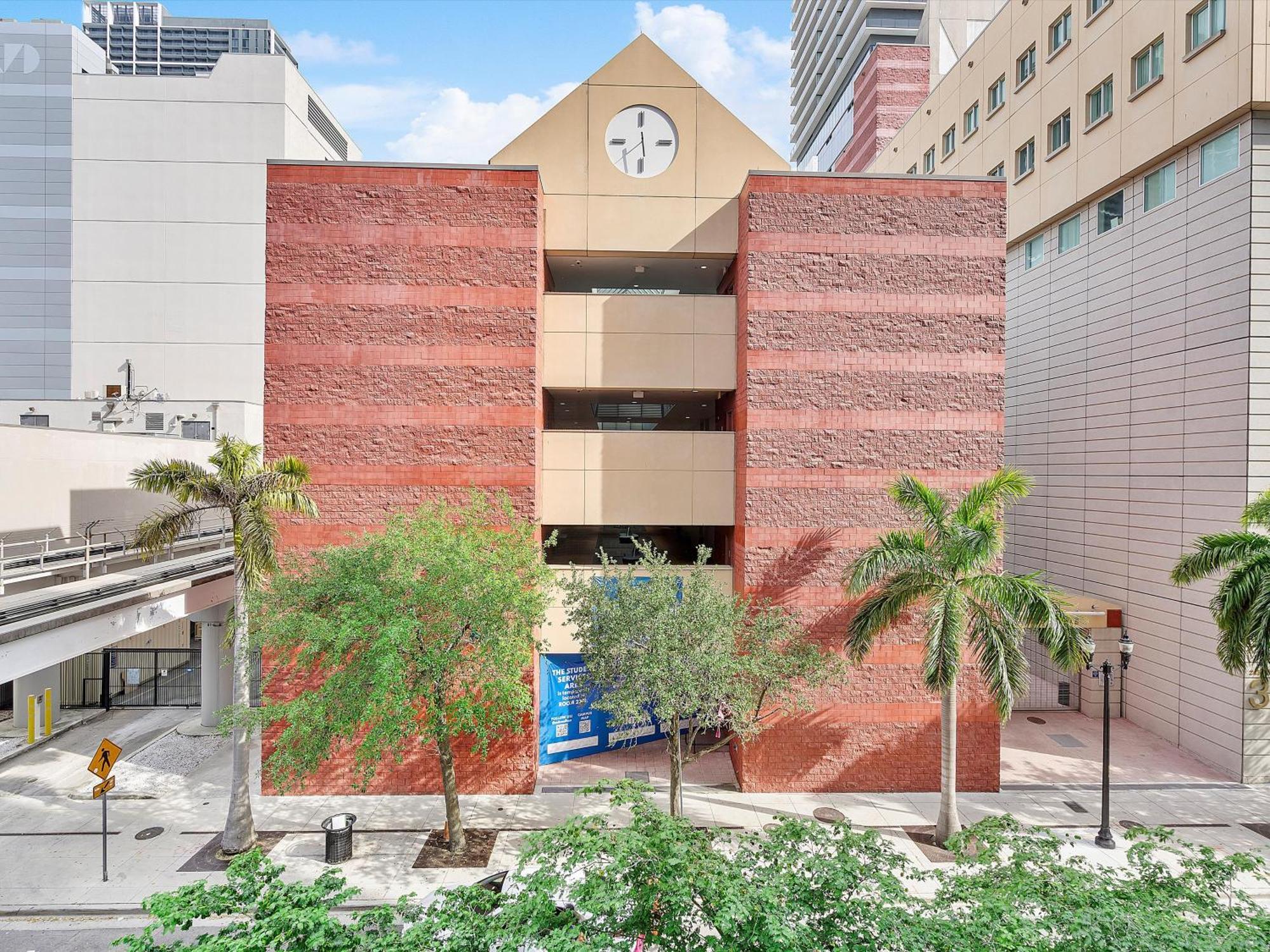 X- Lounge Iii - High-rise With Rooftop Pool & Panoramic Views *
